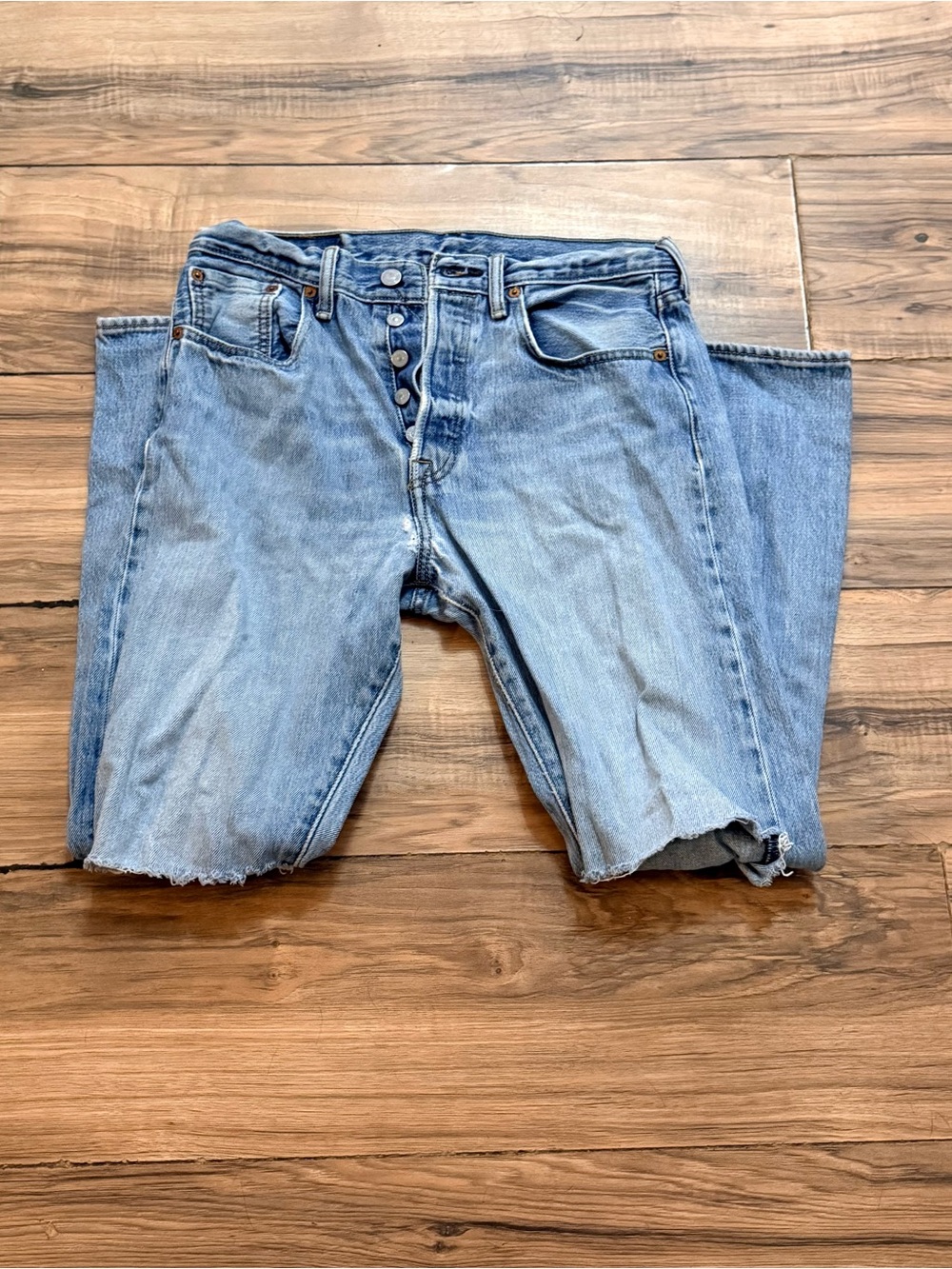 Levi’s 501 Light Wash Button-Fly Denim Jeans!